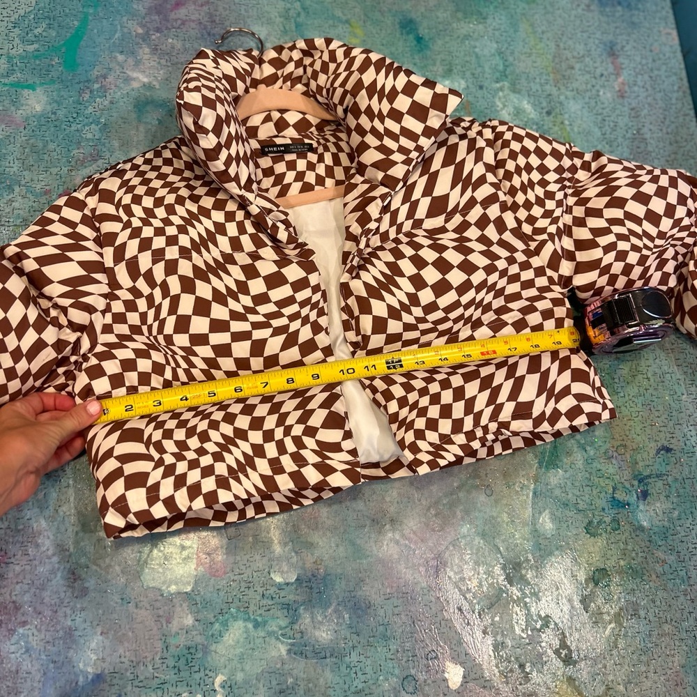 Cropped Rave Puffer - Picture 6 of 8